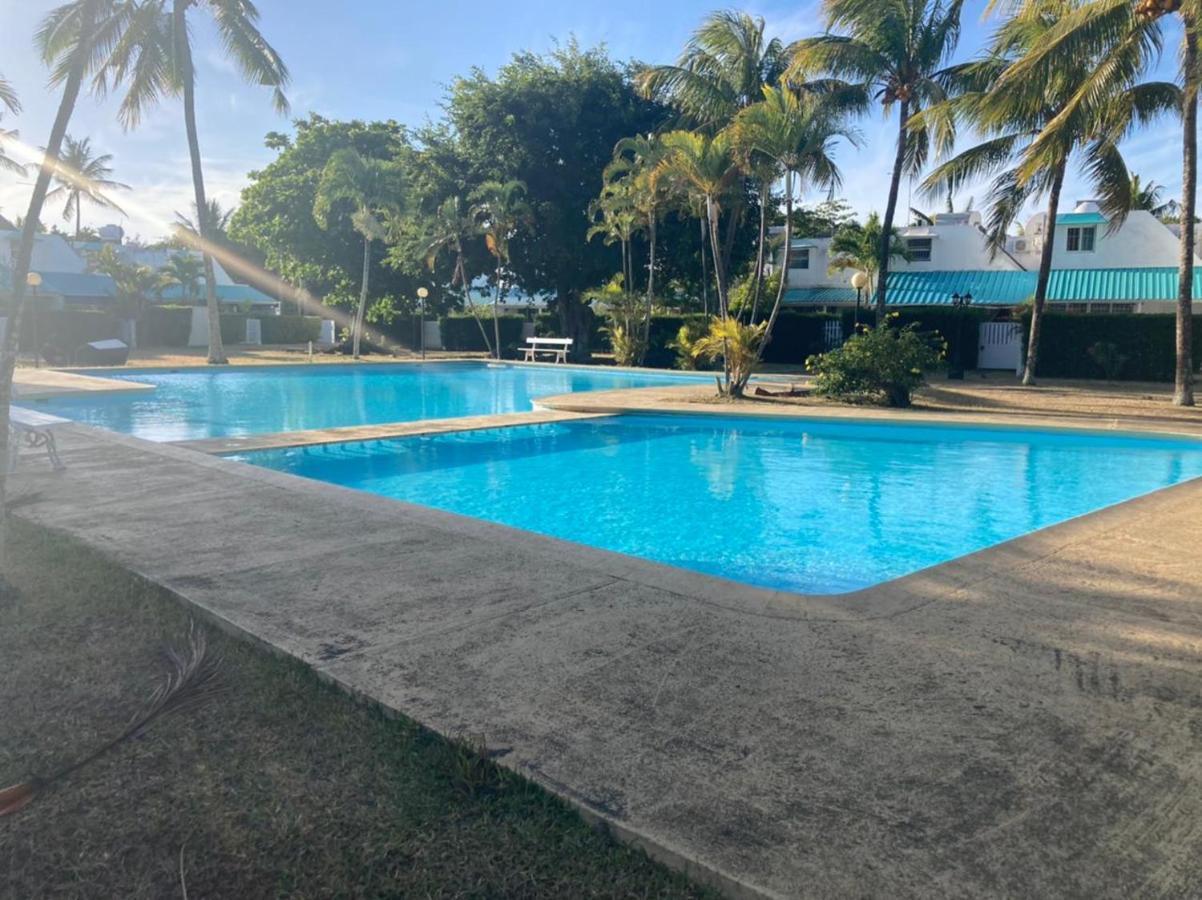 Peaceful And Private Villa กรองด์เบย์ ภายนอก รูปภาพ