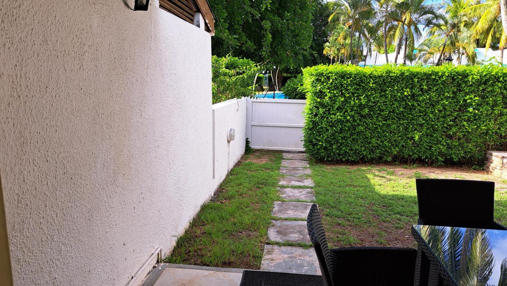 Peaceful And Private Villa กรองด์เบย์ ภายนอก รูปภาพ