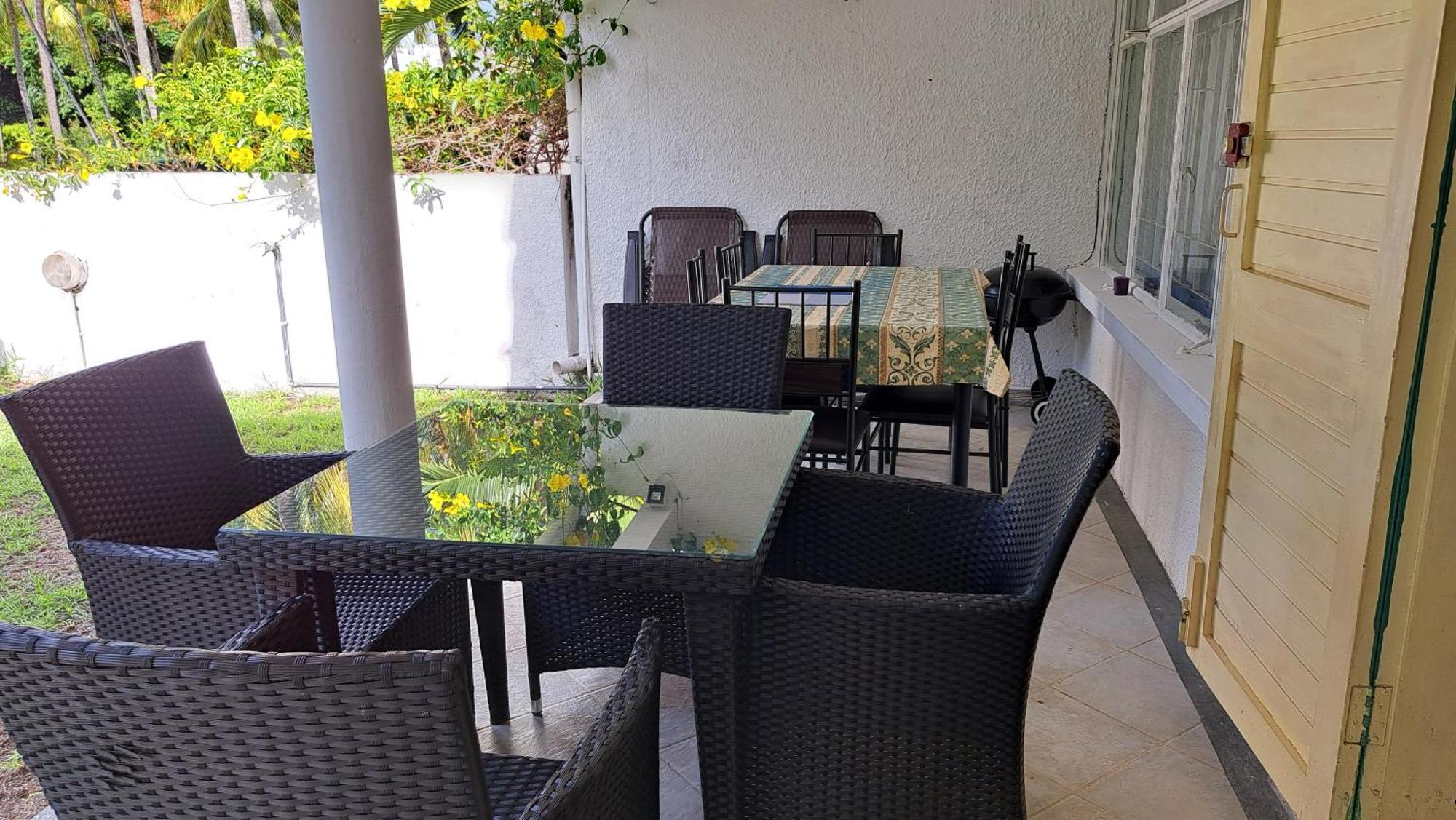 Peaceful And Private Villa กรองด์เบย์ ภายนอก รูปภาพ