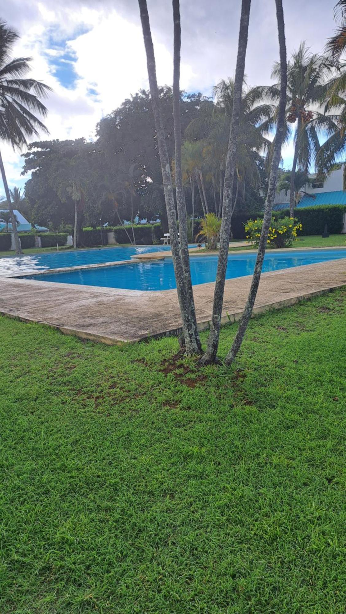 Peaceful And Private Villa กรองด์เบย์ ภายนอก รูปภาพ